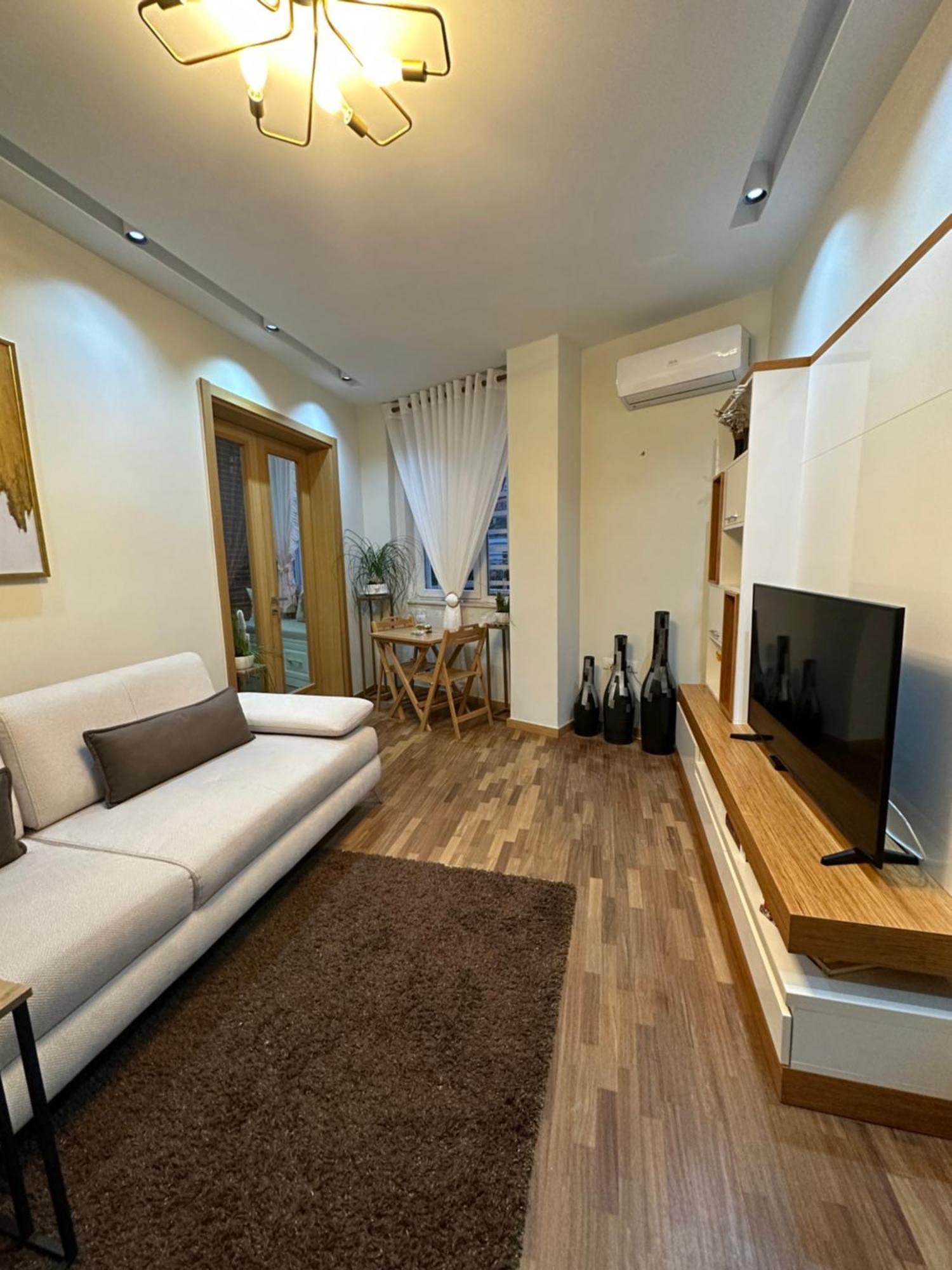 Dry Lake Apartment Tirana Bagian luar foto